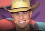 what is Dustin Lynch height
