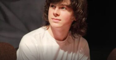what is Chandler Riggs height