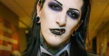 what is Chris Motionless height