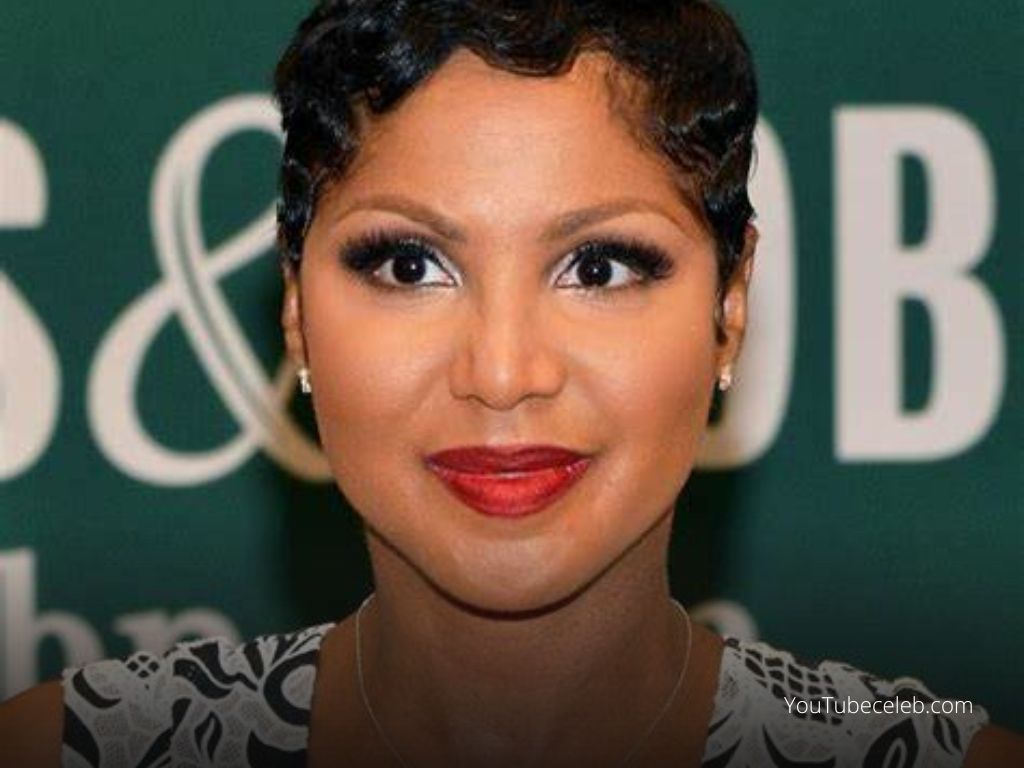 what is Toni Braxton height